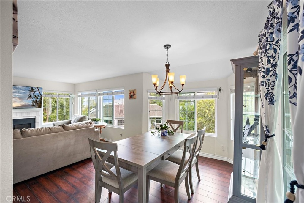 1083 Lakeview