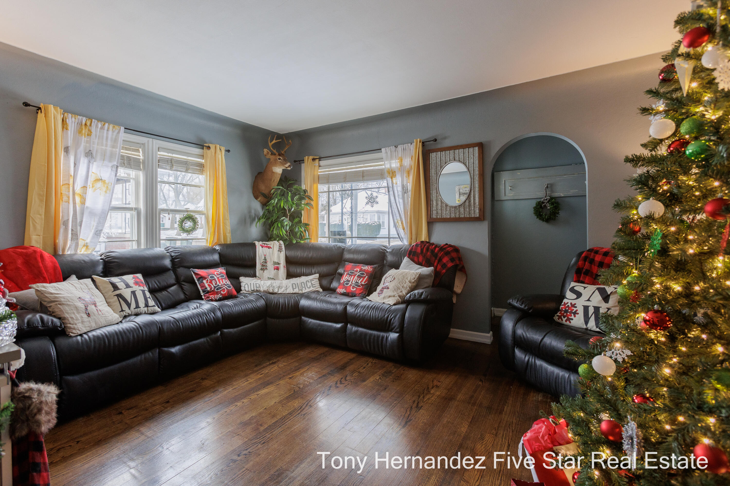 977 W Southern Avenue