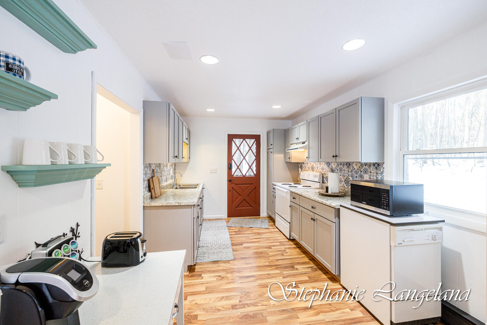 12070 Victoria Drive