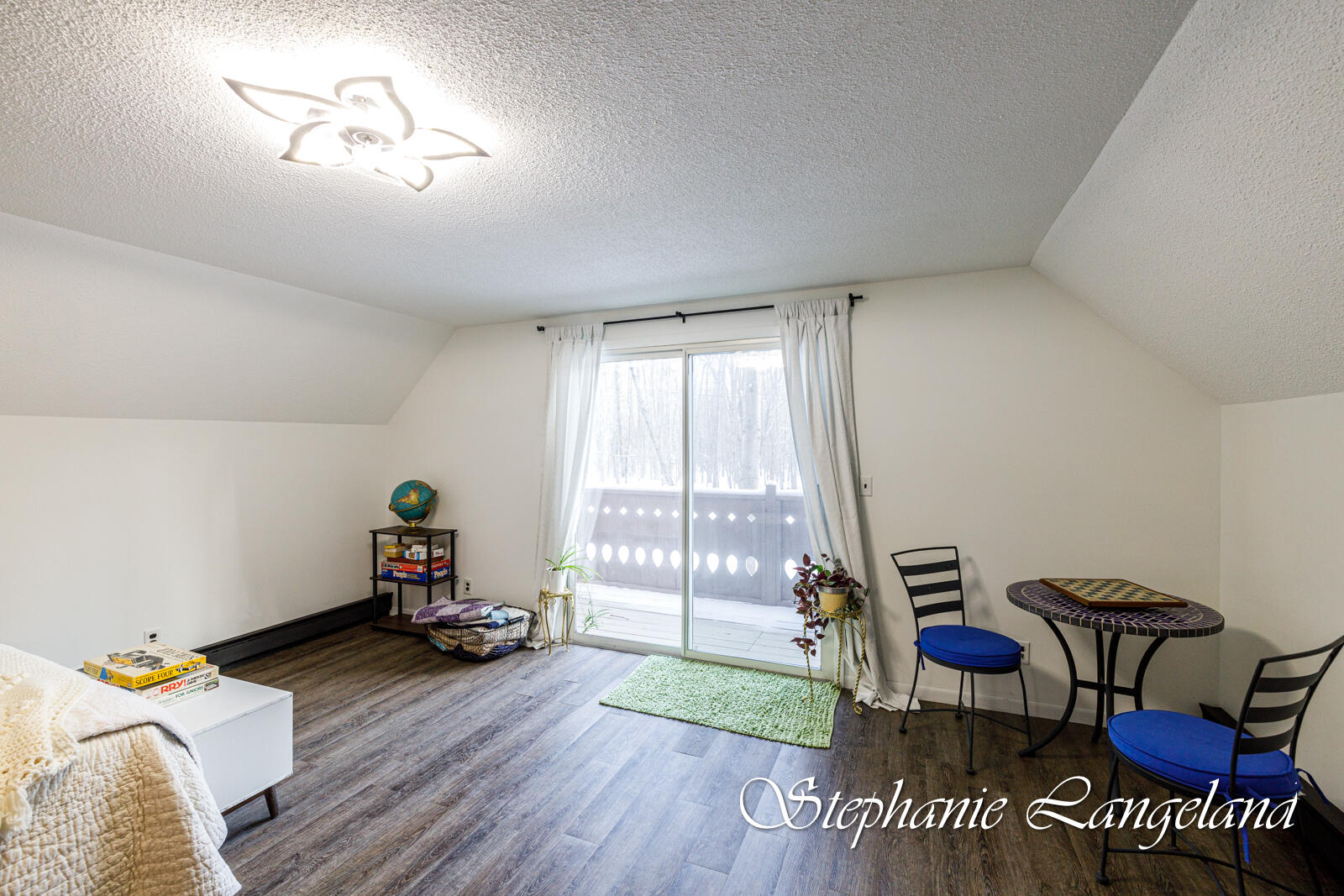 12070 Victoria Drive