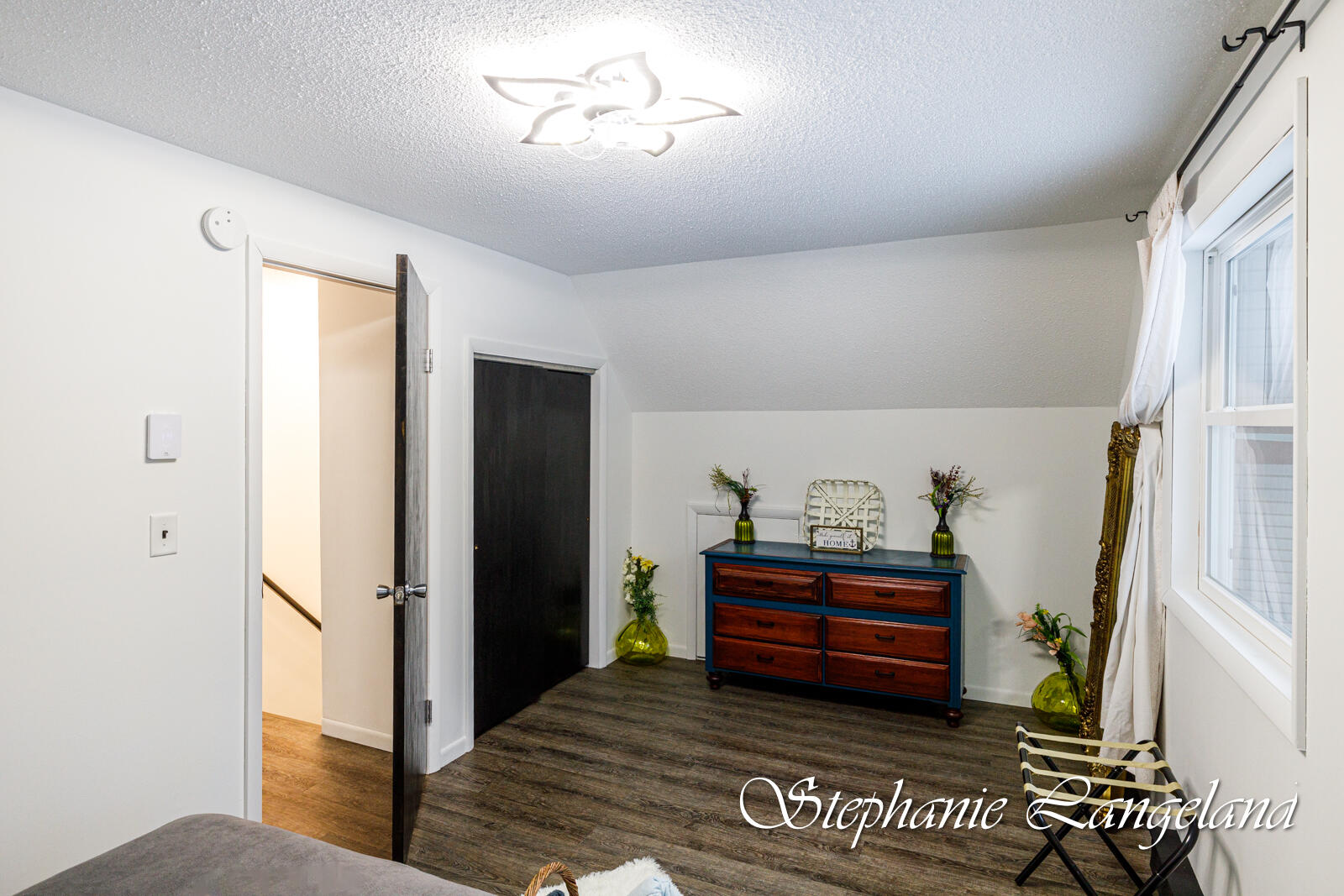 12070 Victoria Drive