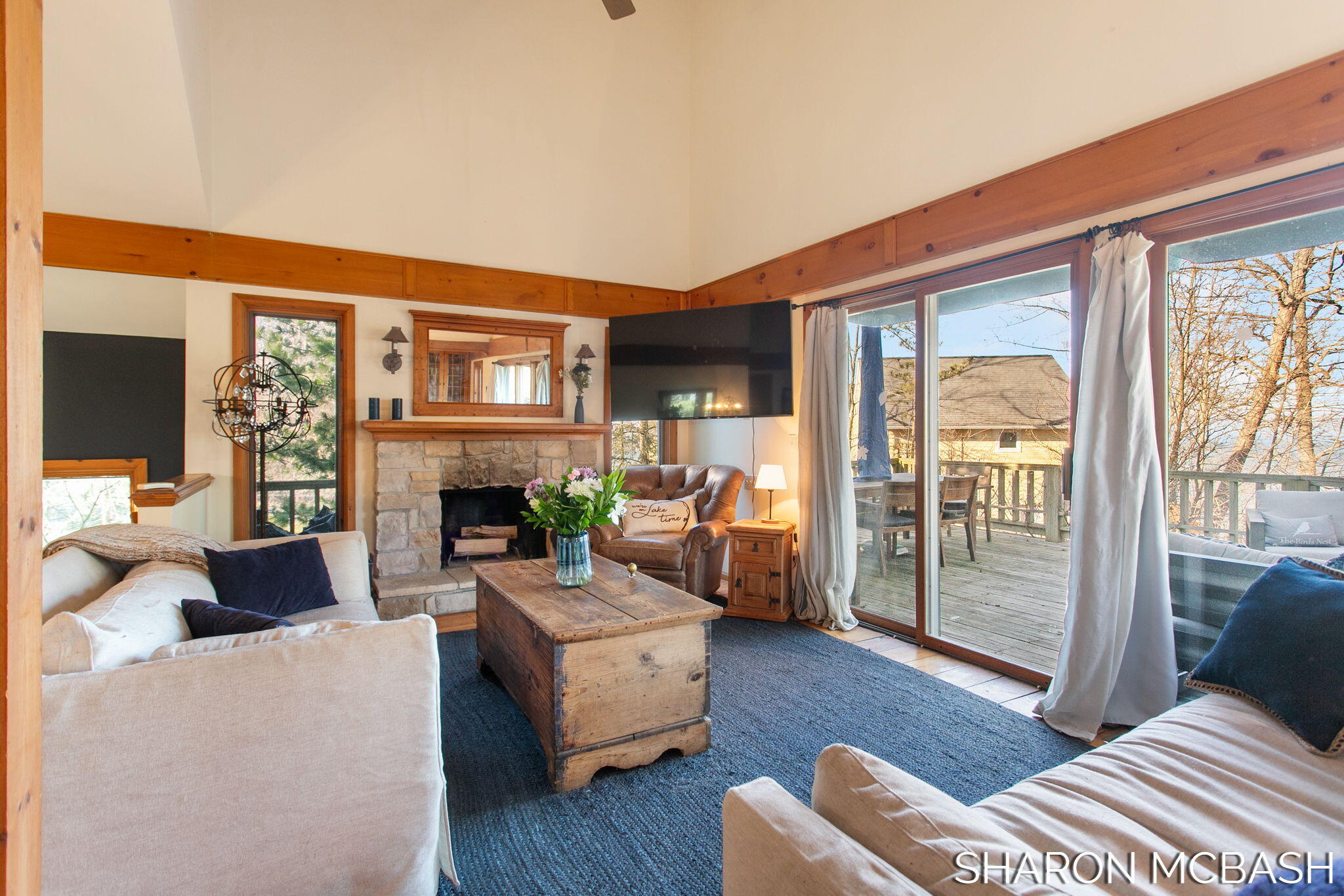 7183 Lakeview Terrace