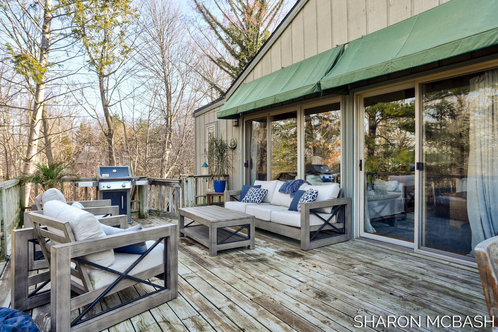 7183 Lakeview Terrace