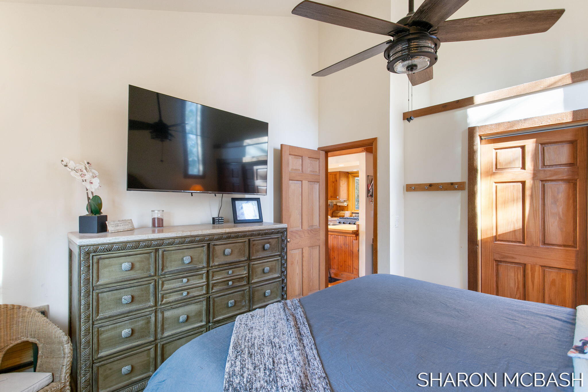 7183 Lakeview Terrace