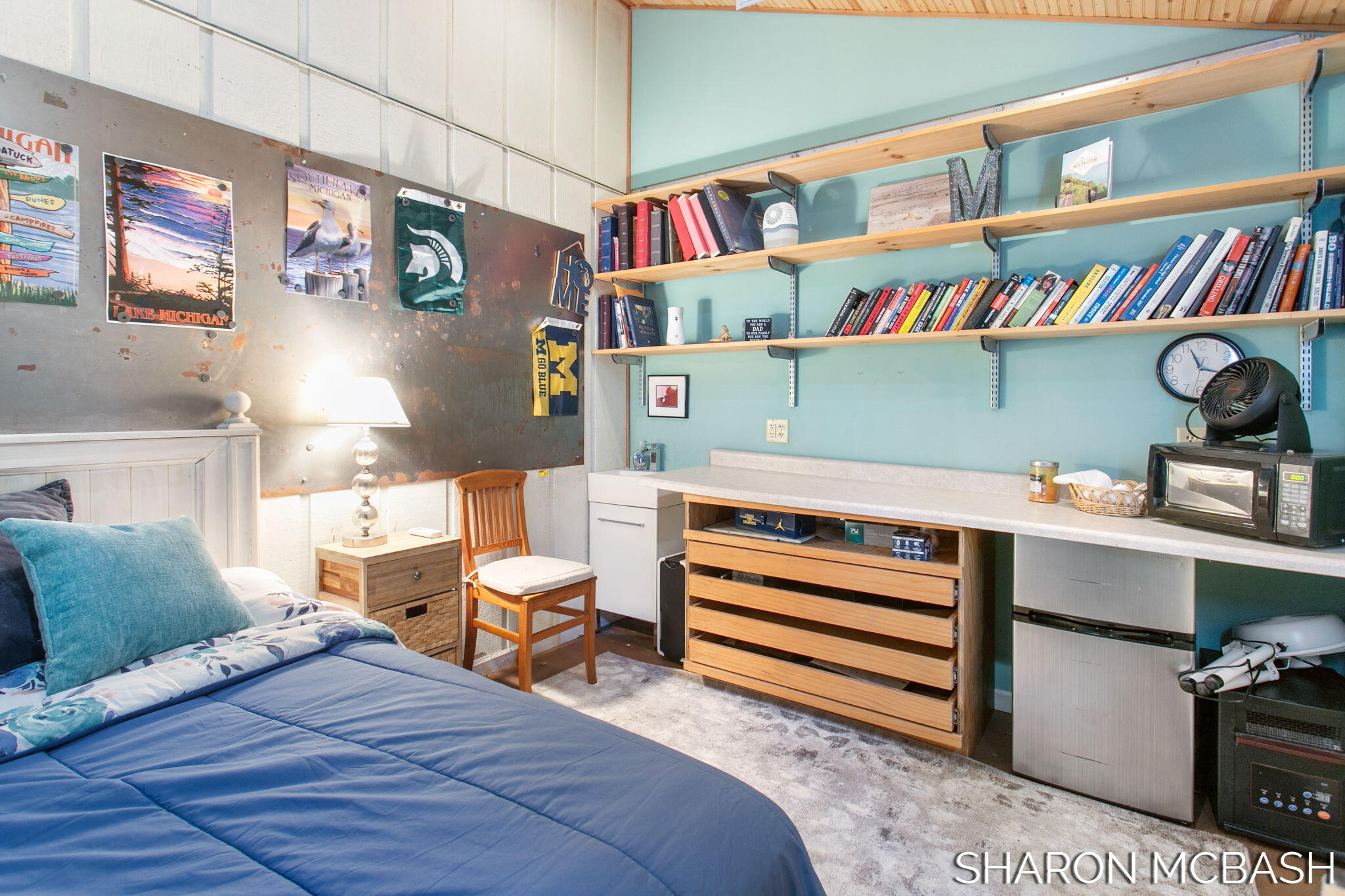 7183 Lakeview Terrace