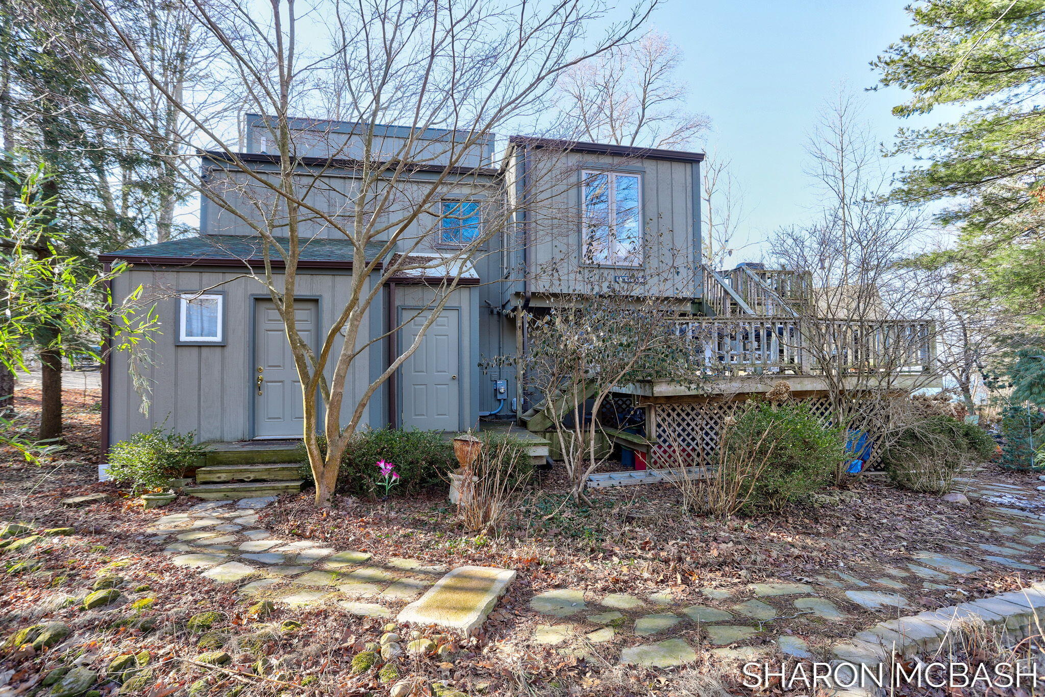 7183 Lakeview Terrace