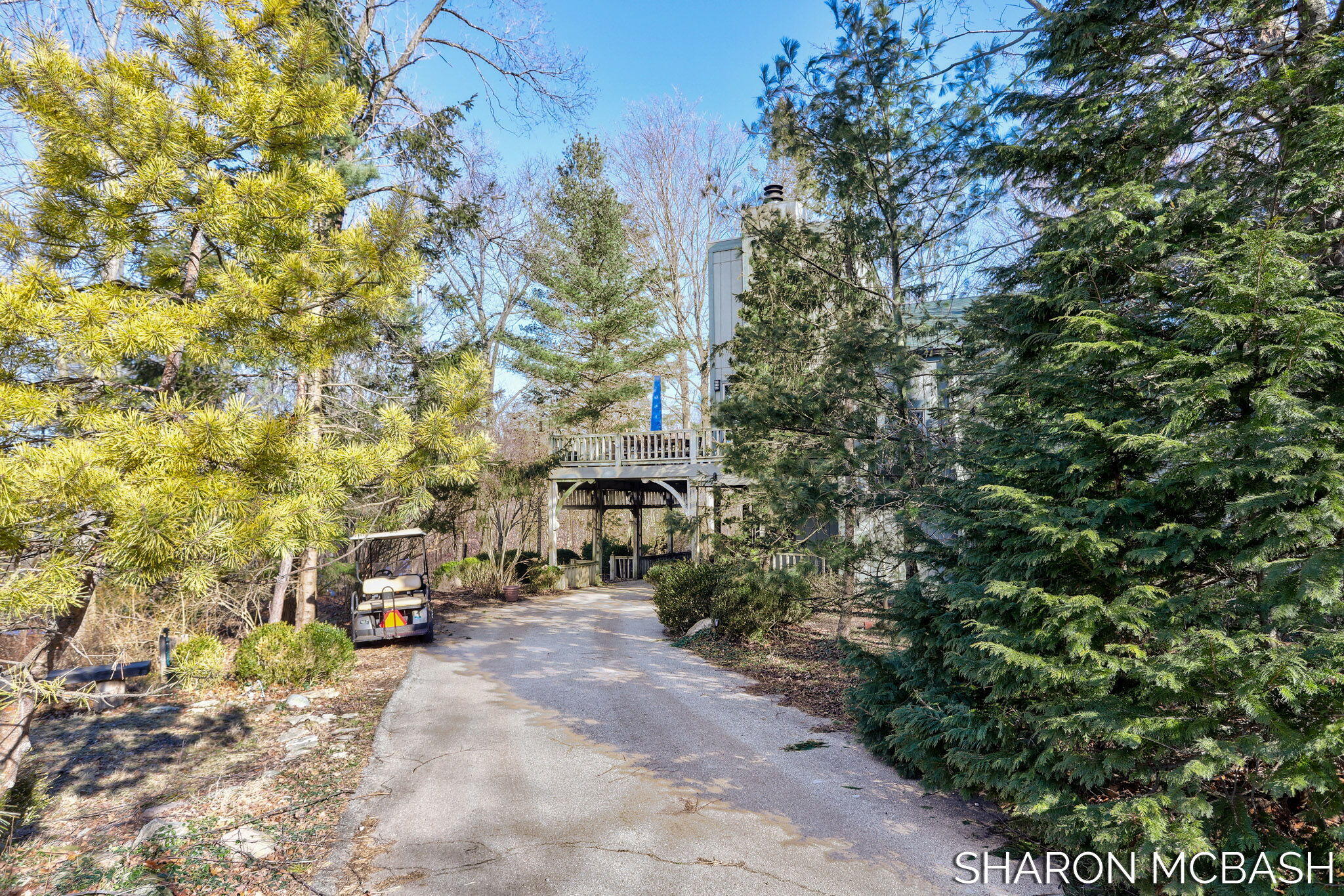 7183 Lakeview Terrace