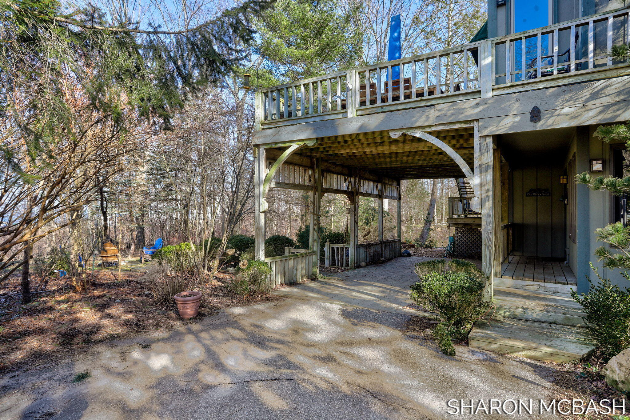 7183 Lakeview Terrace