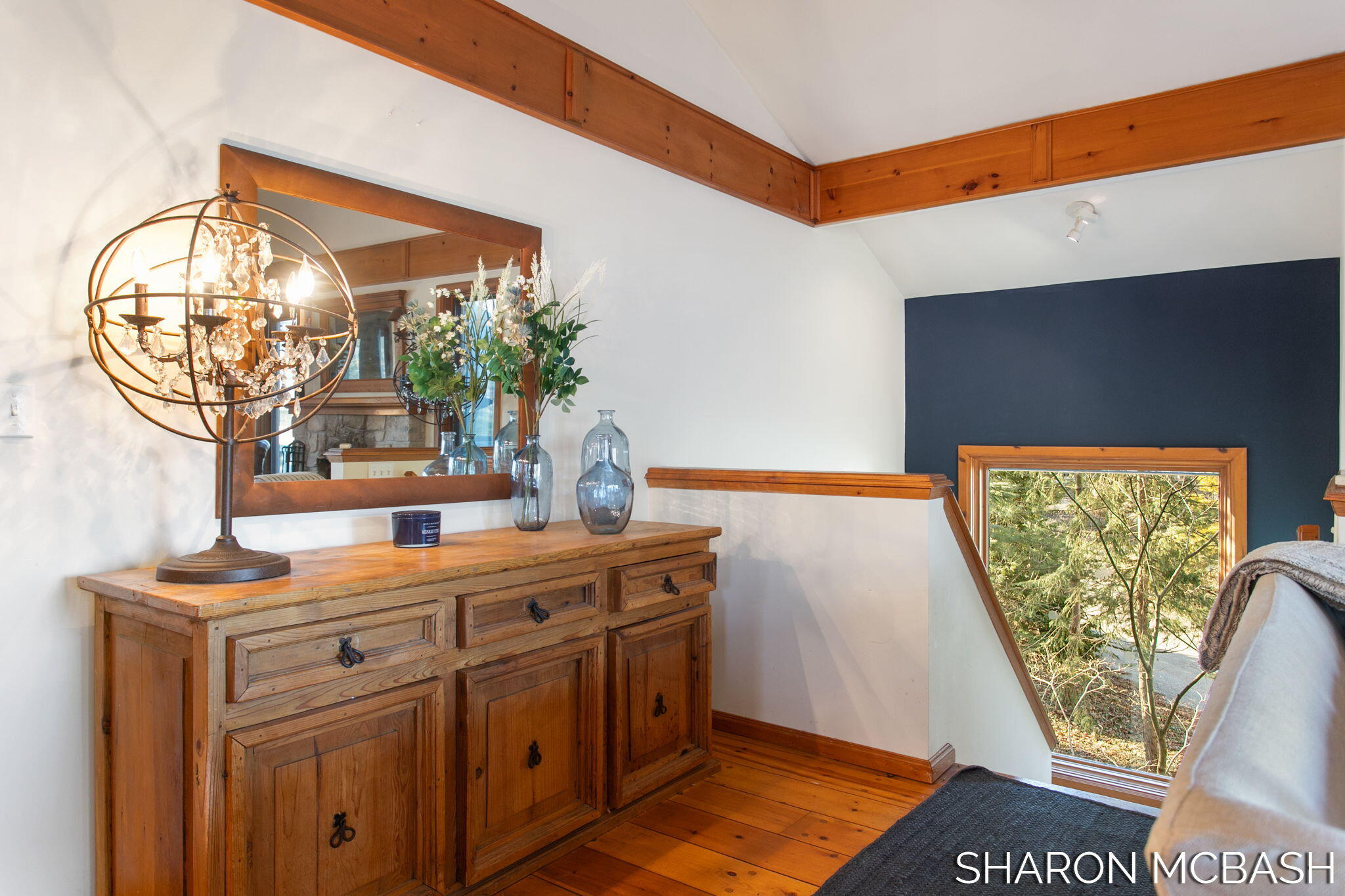 7183 Lakeview Terrace