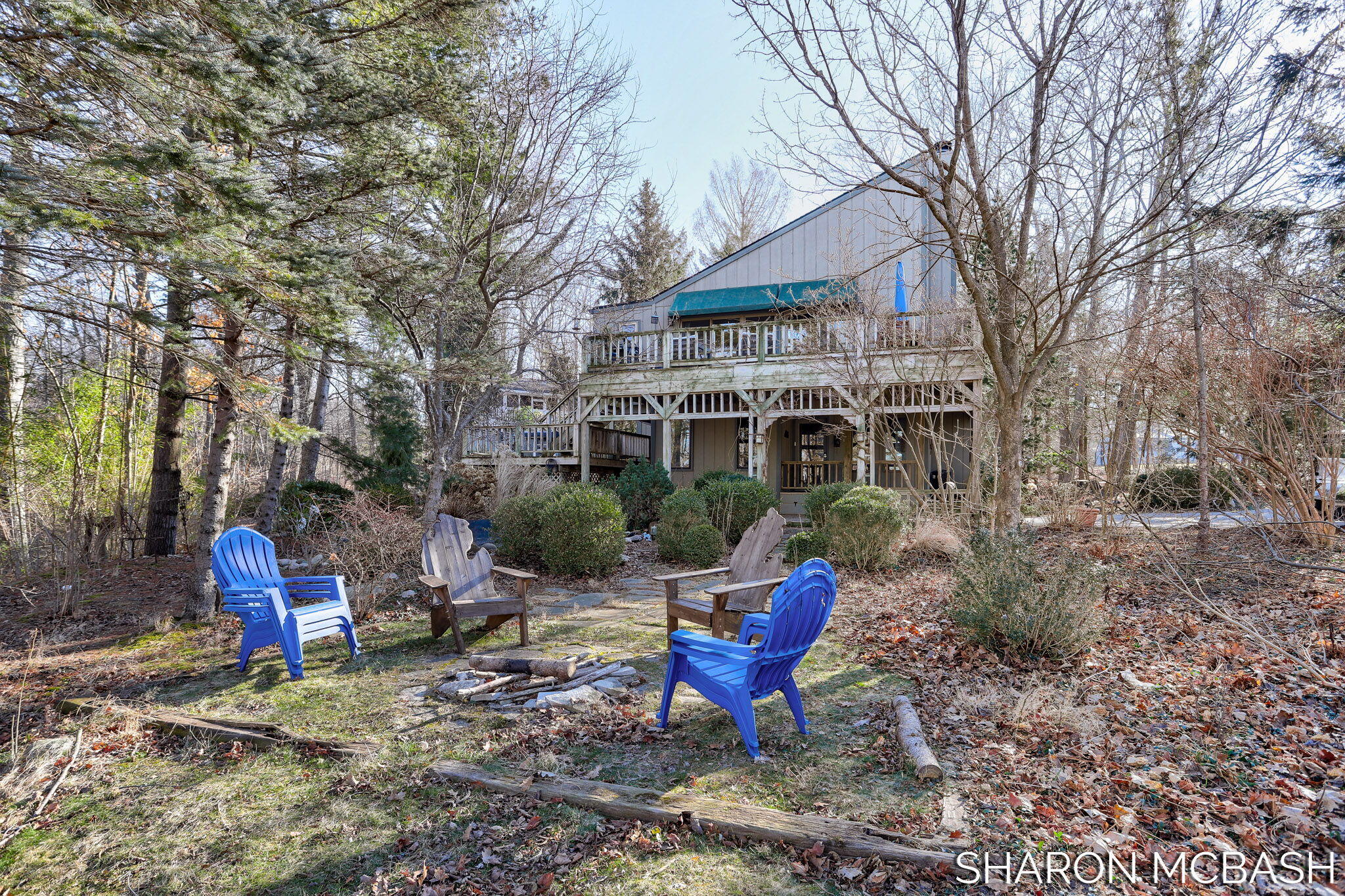 7183 Lakeview Terrace