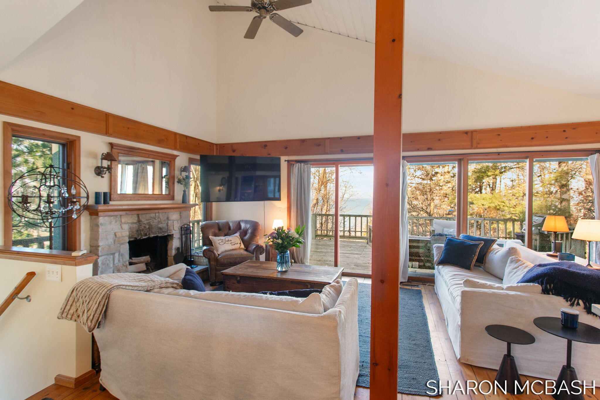 7183 Lakeview Terrace