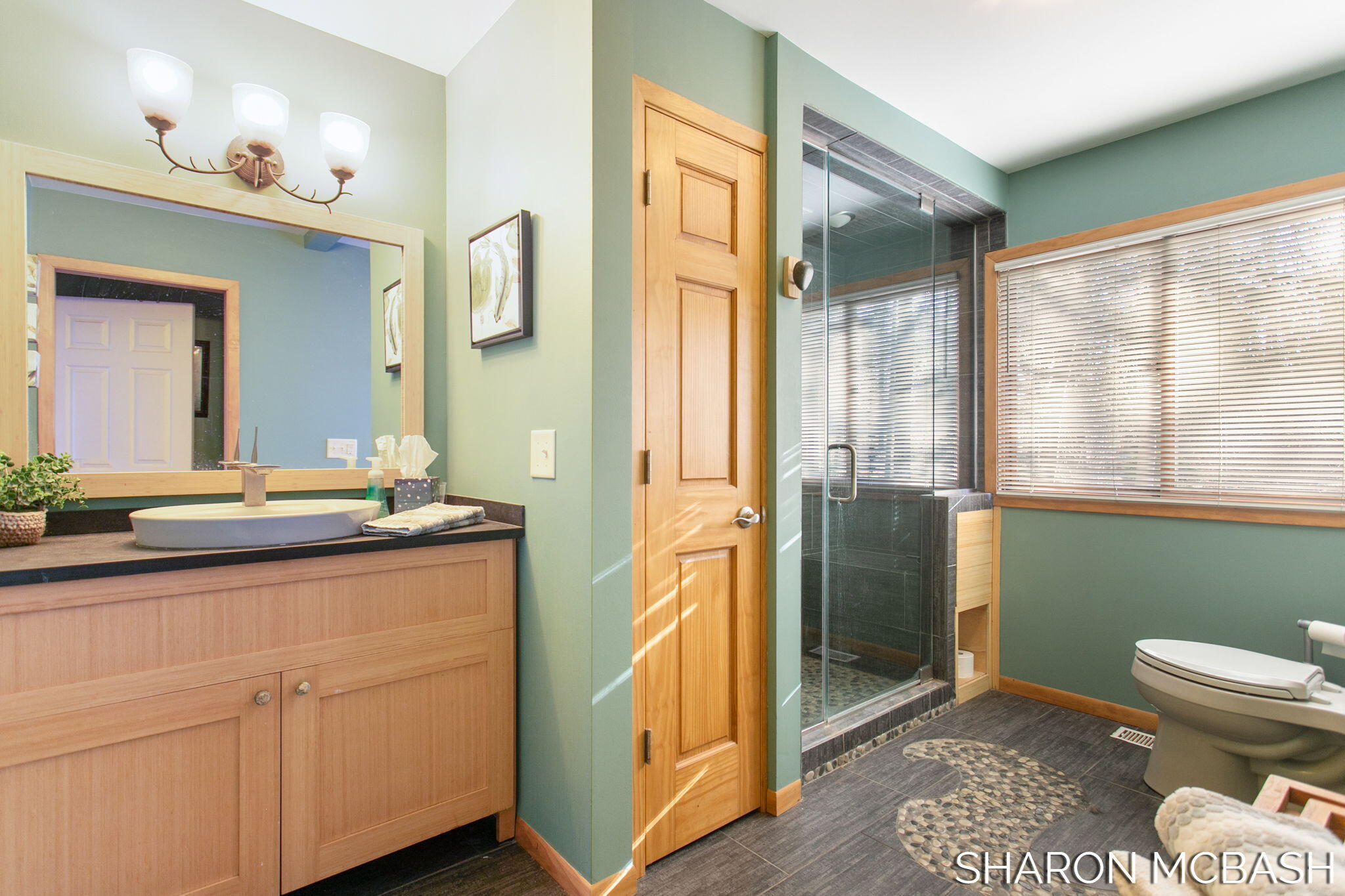 7183 Lakeview Terrace