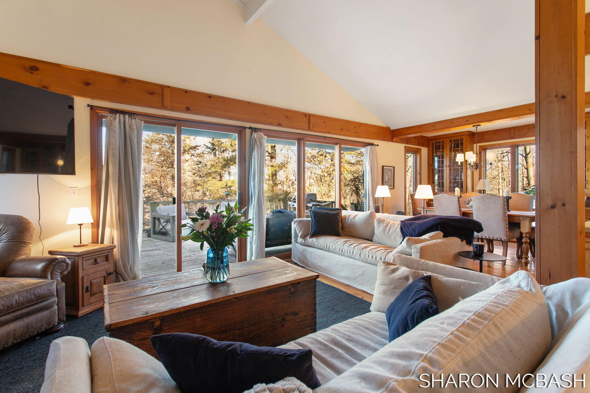 7183 Lakeview Terrace