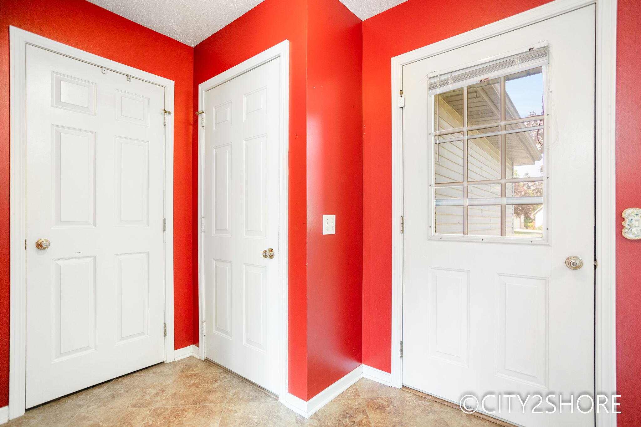 4313 Crest Creek Court SW