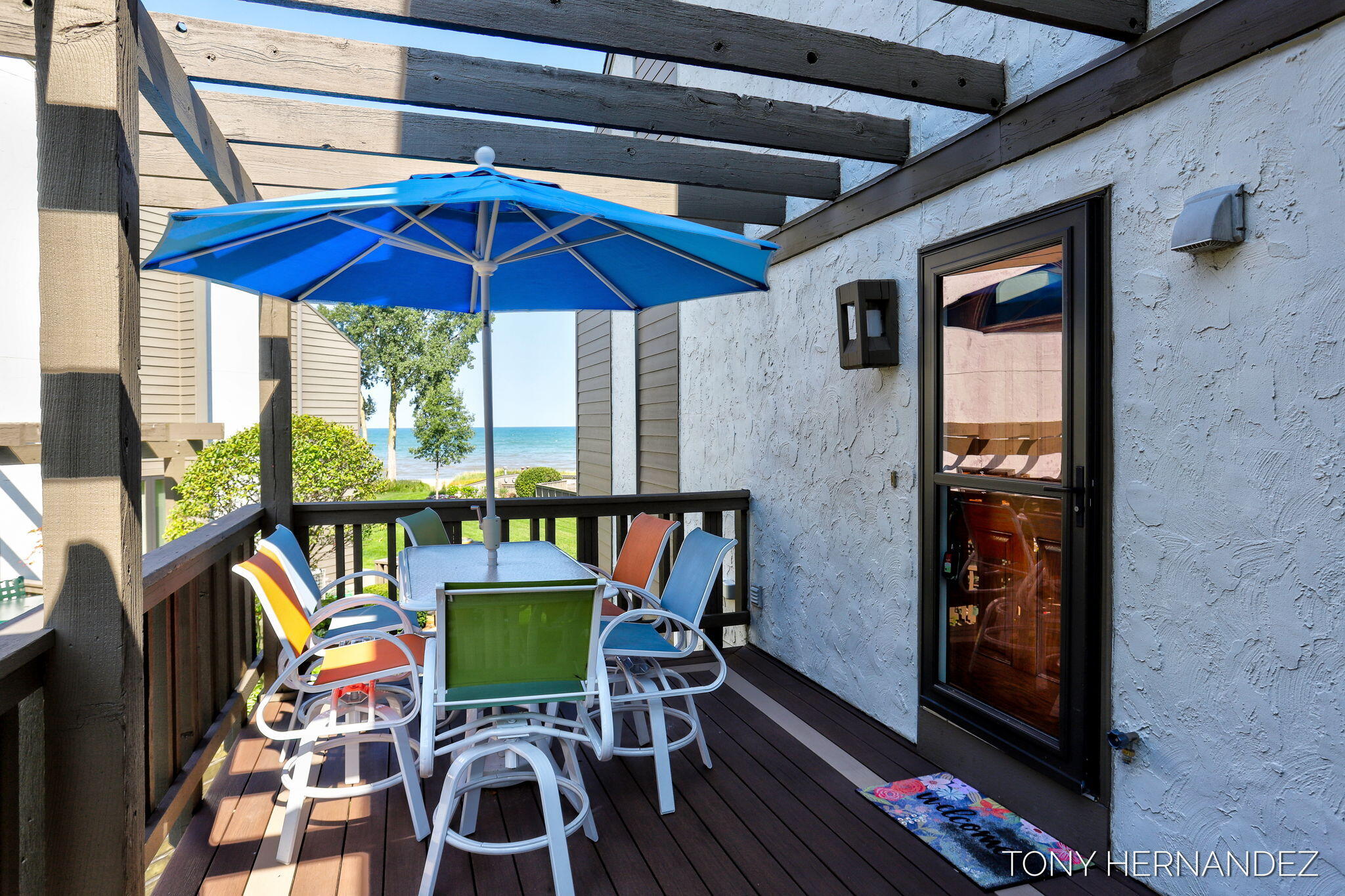 101 North Shore Drive, 2