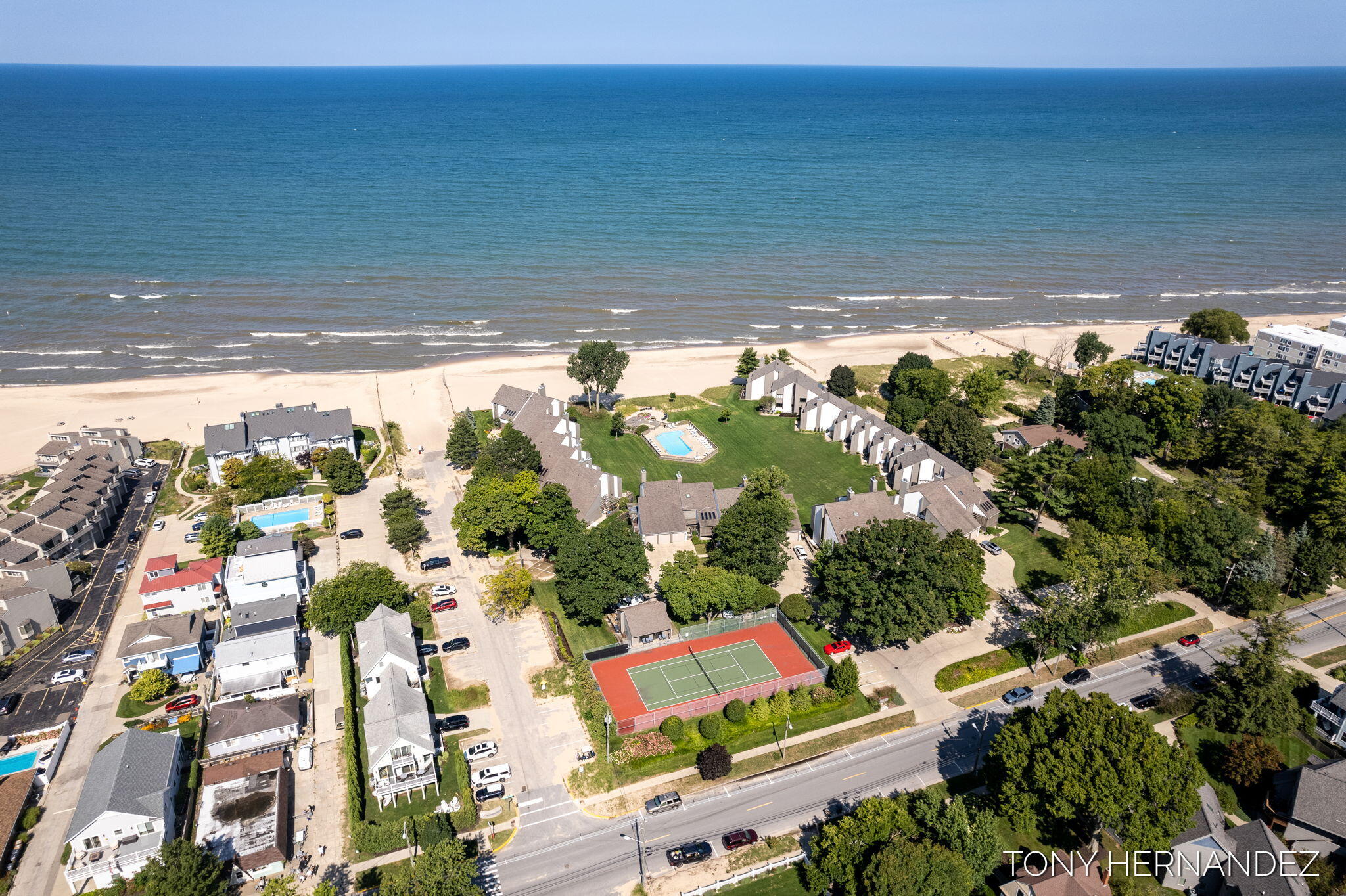 101 North Shore Drive, 2