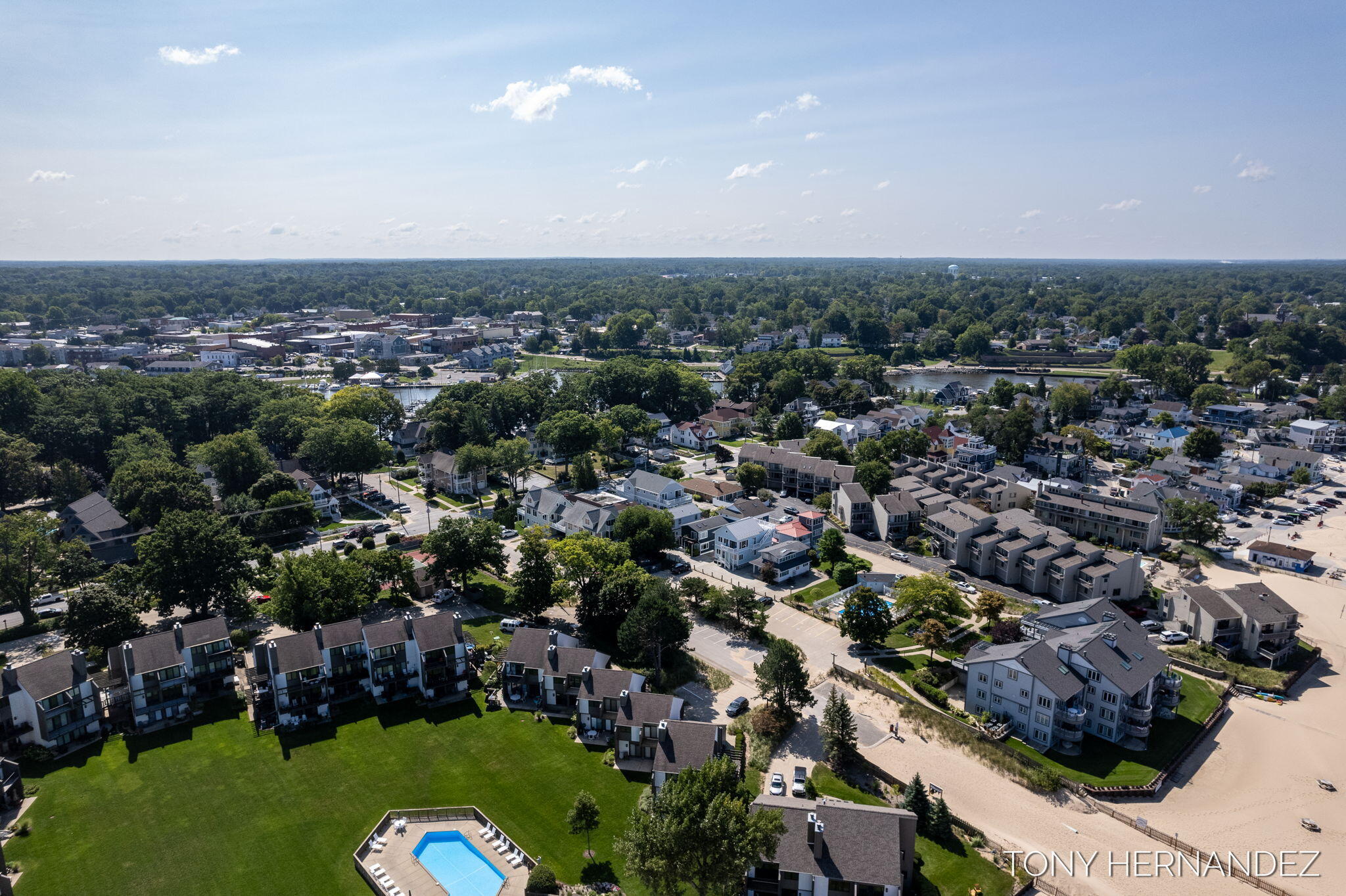 101 North Shore Drive, 2