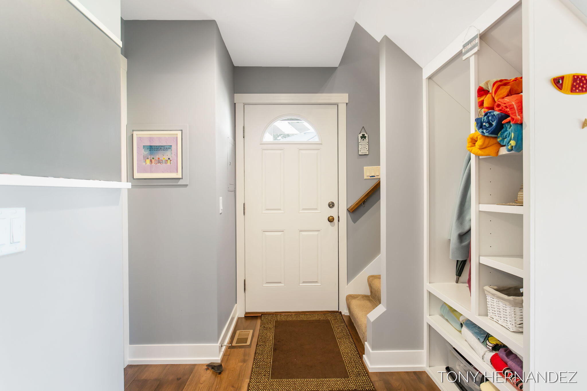 101 North Shore Drive, 2