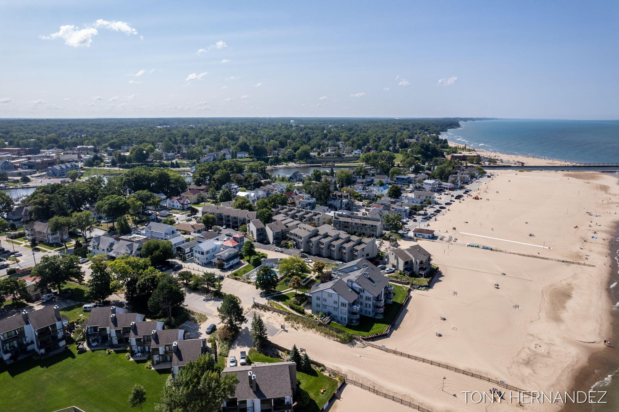 101 North Shore Drive, 2