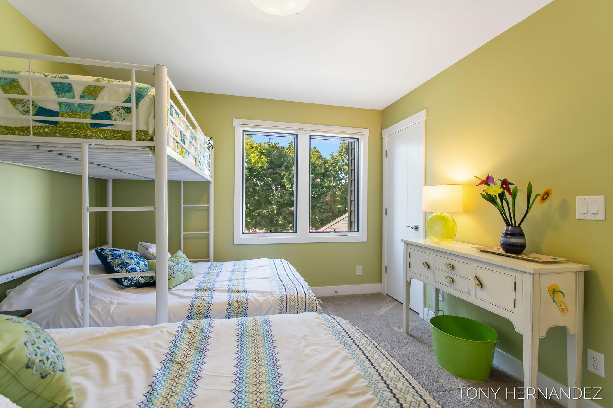 101 North Shore Drive, 2