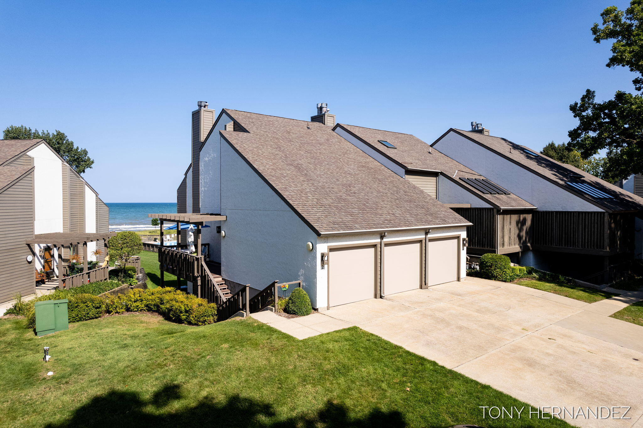 101 North Shore Drive, 2