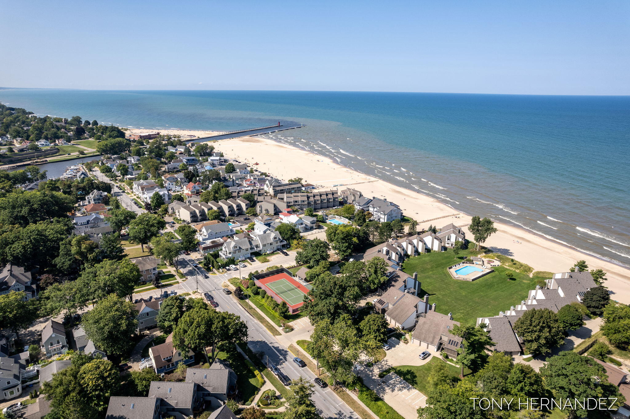 101 North Shore Drive, 2