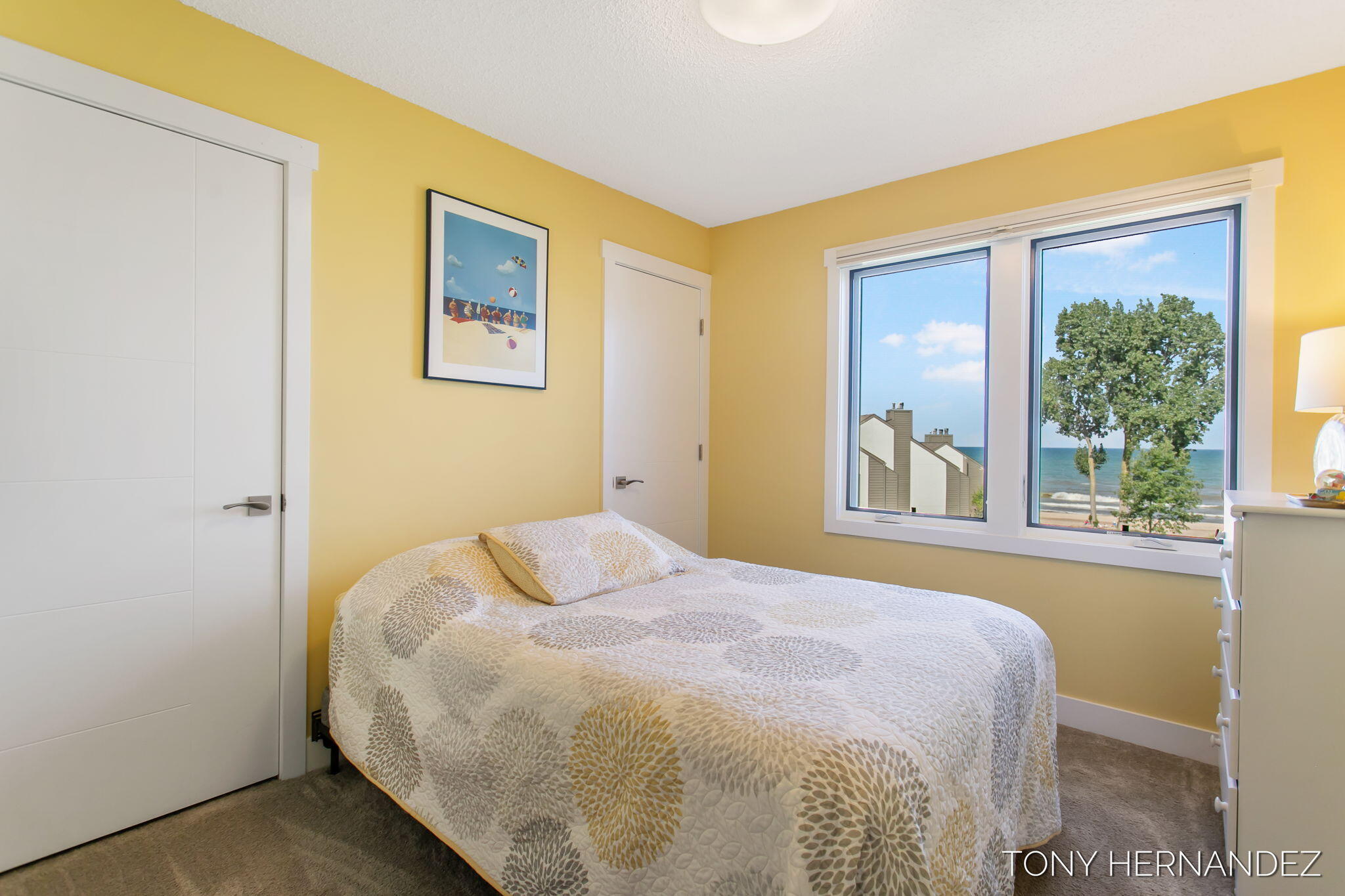 101 North Shore Drive, 2