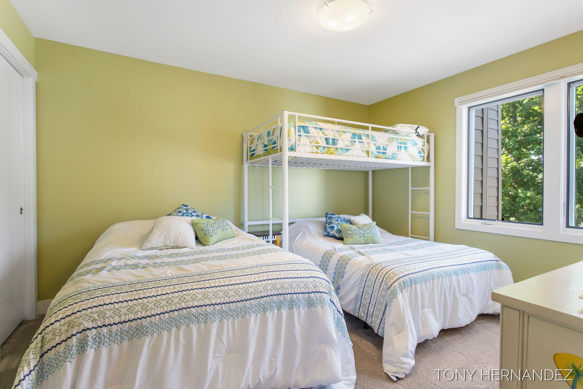 101 North Shore Drive, 2