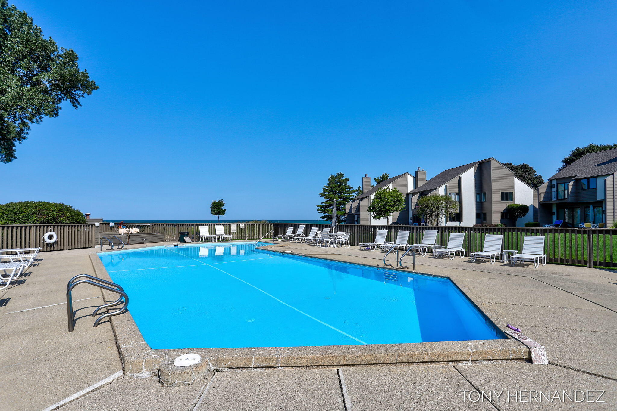 101 North Shore Drive, 2