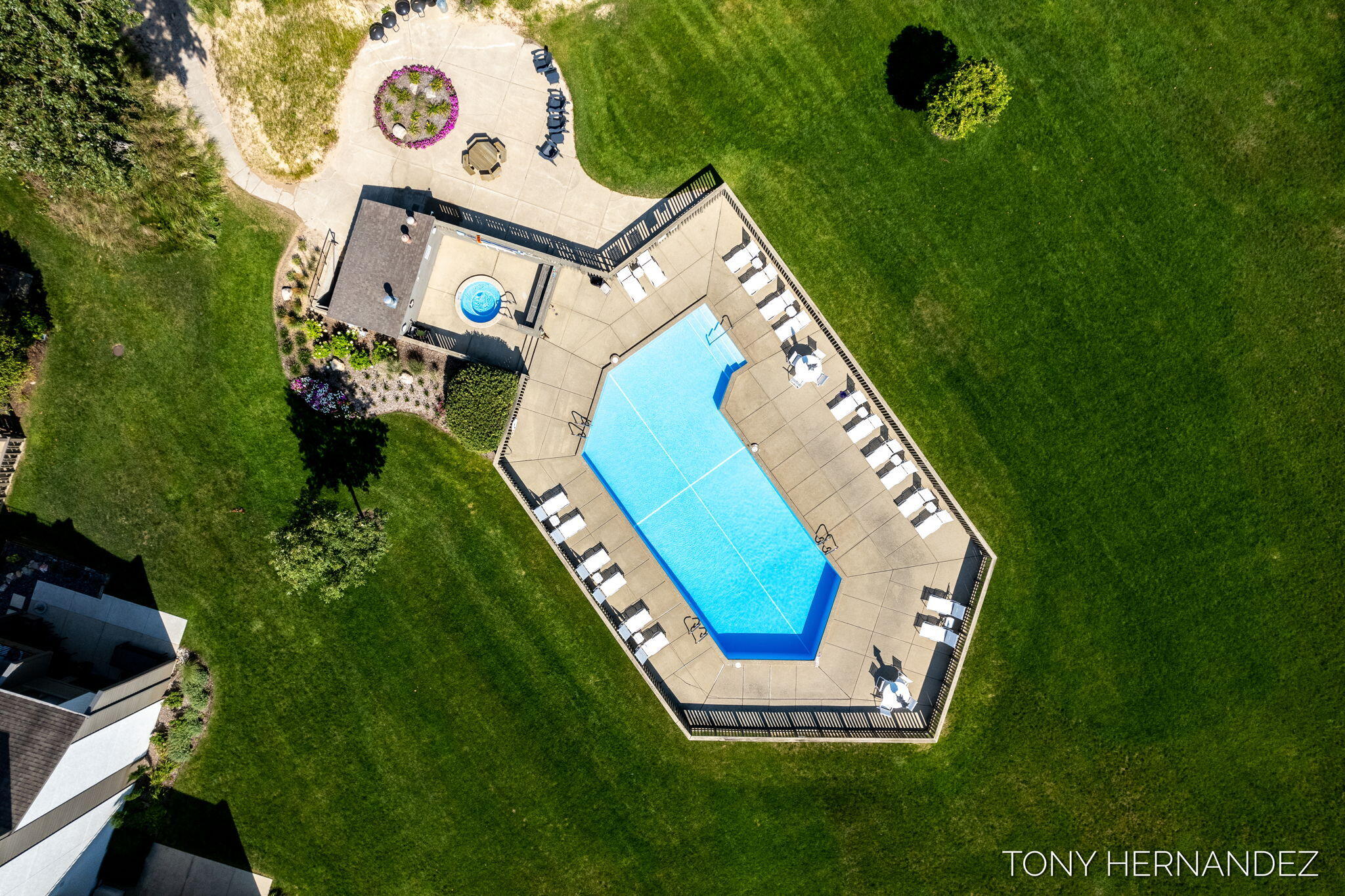 101 North Shore Drive, 2