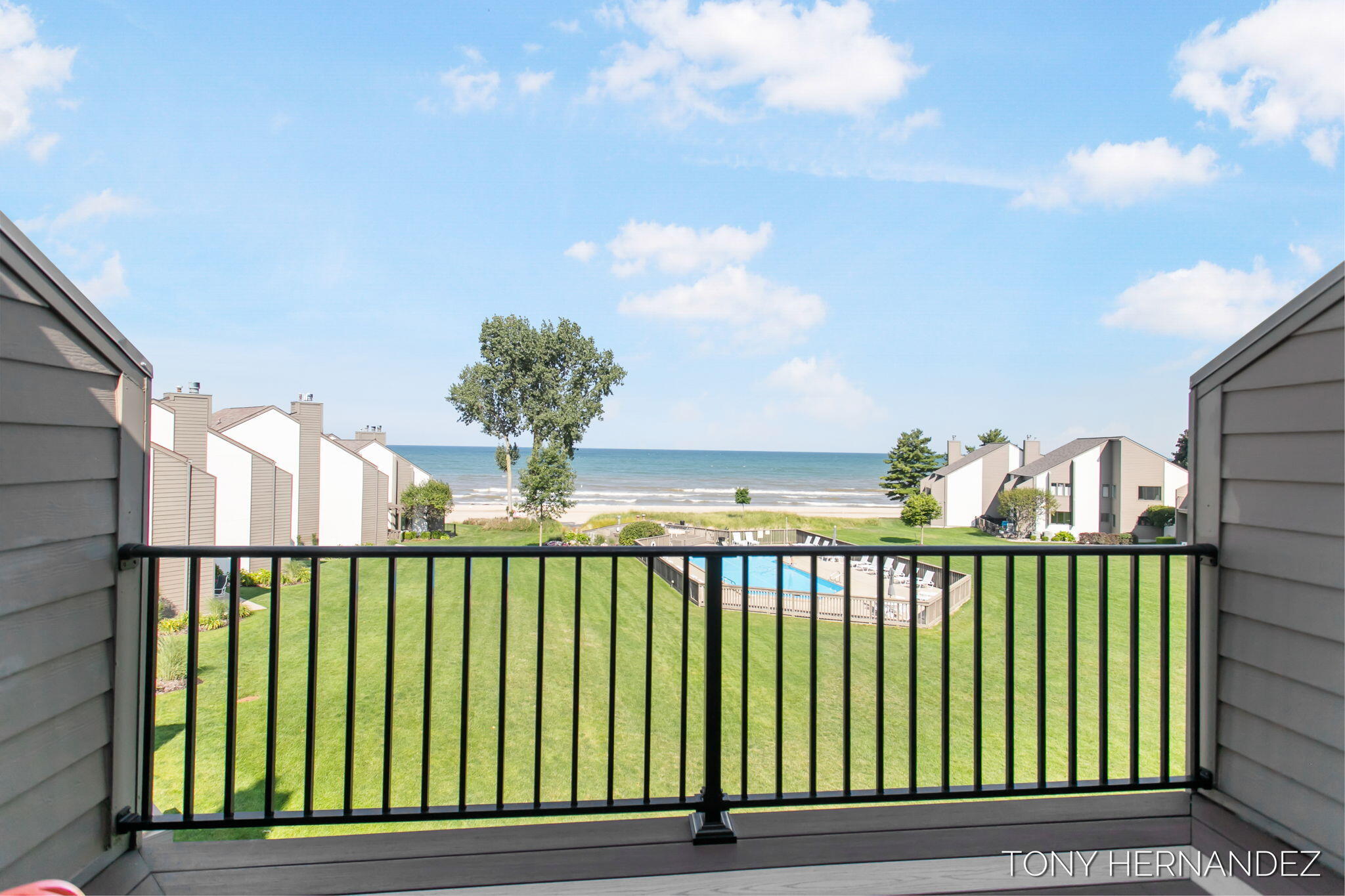 101 North Shore Drive, 2