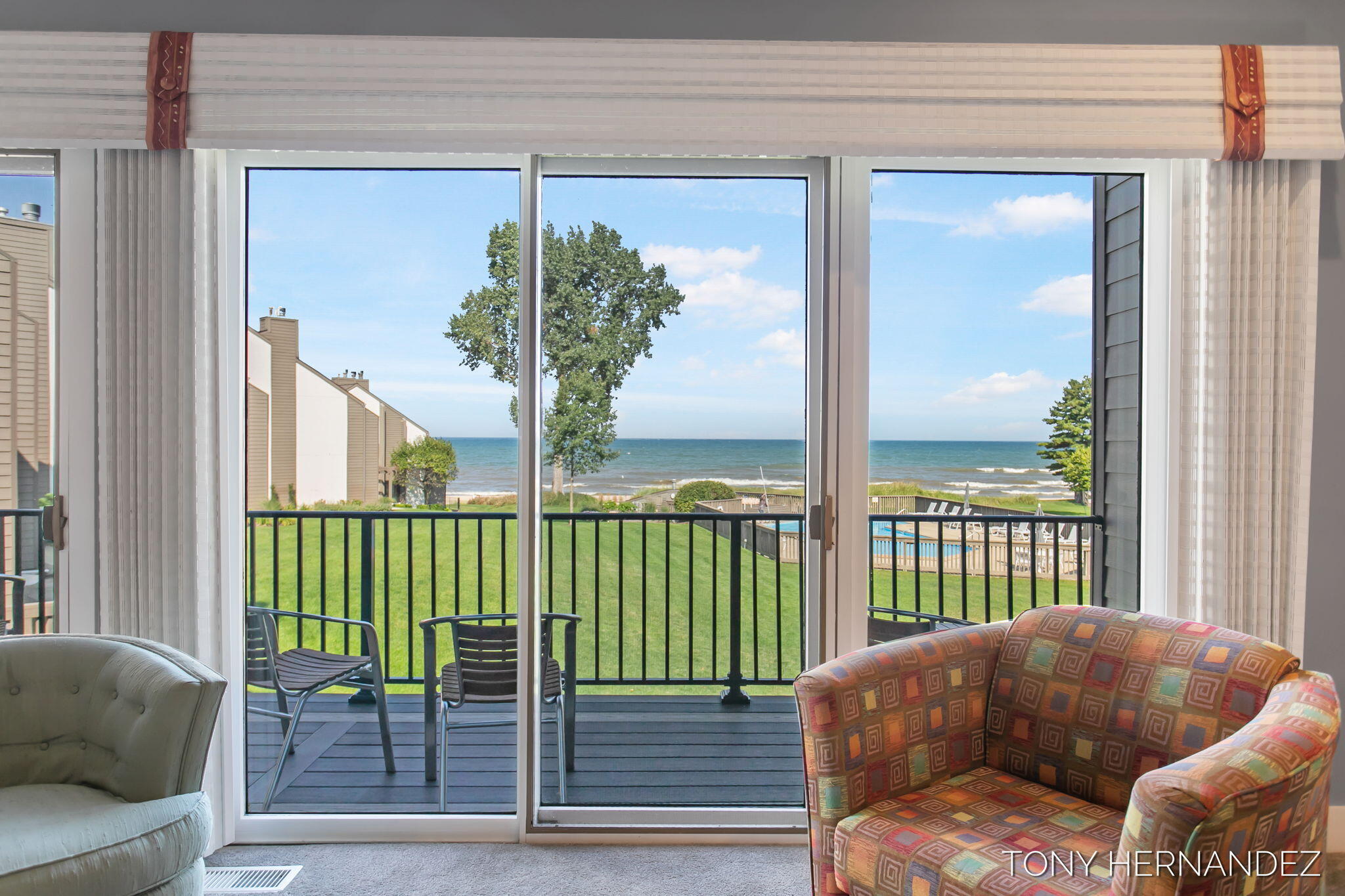 101 North Shore Drive, 2