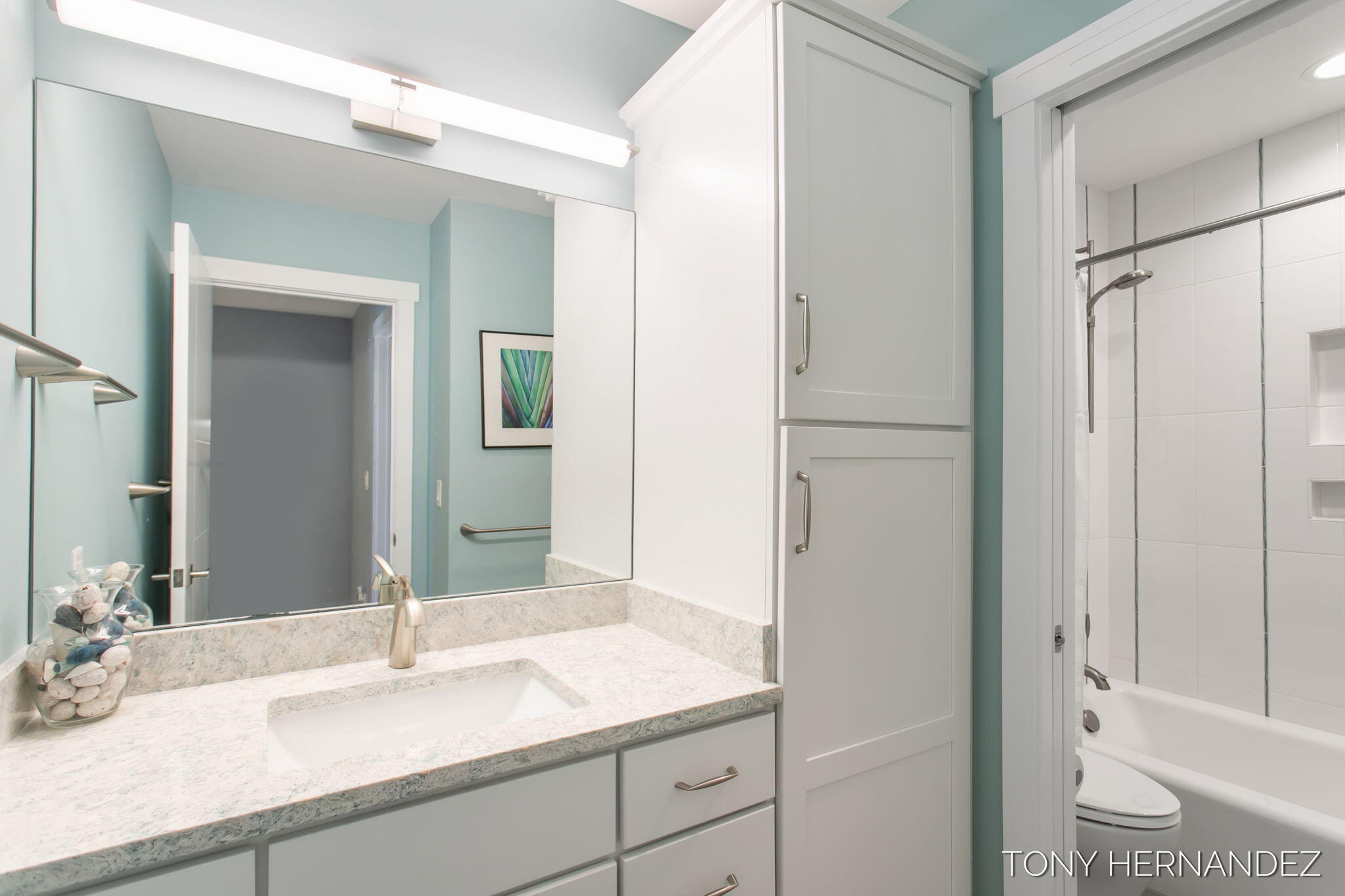 101 North Shore Drive, 2