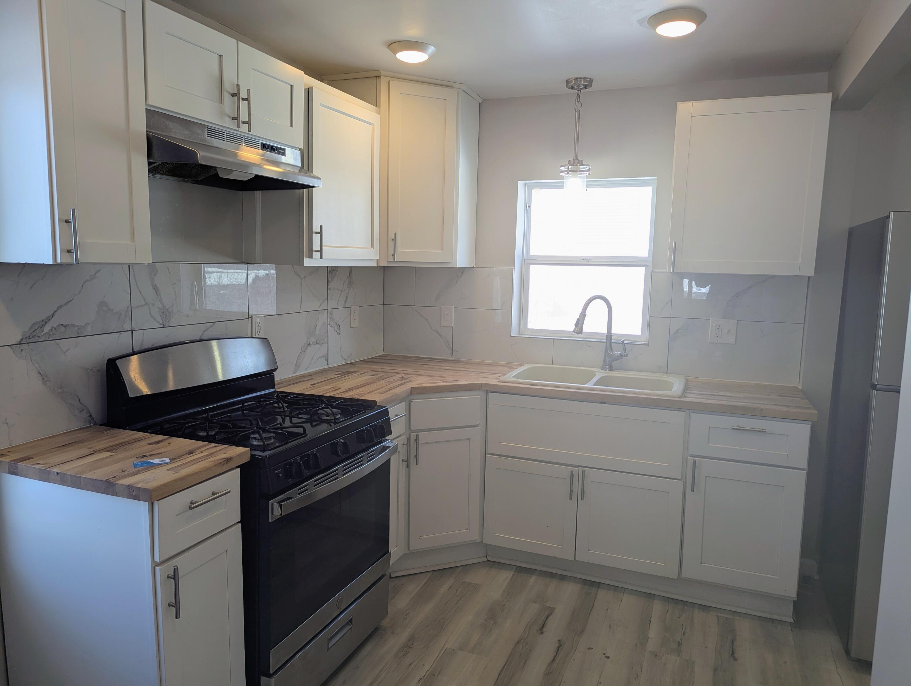 1402 North Avenue NE