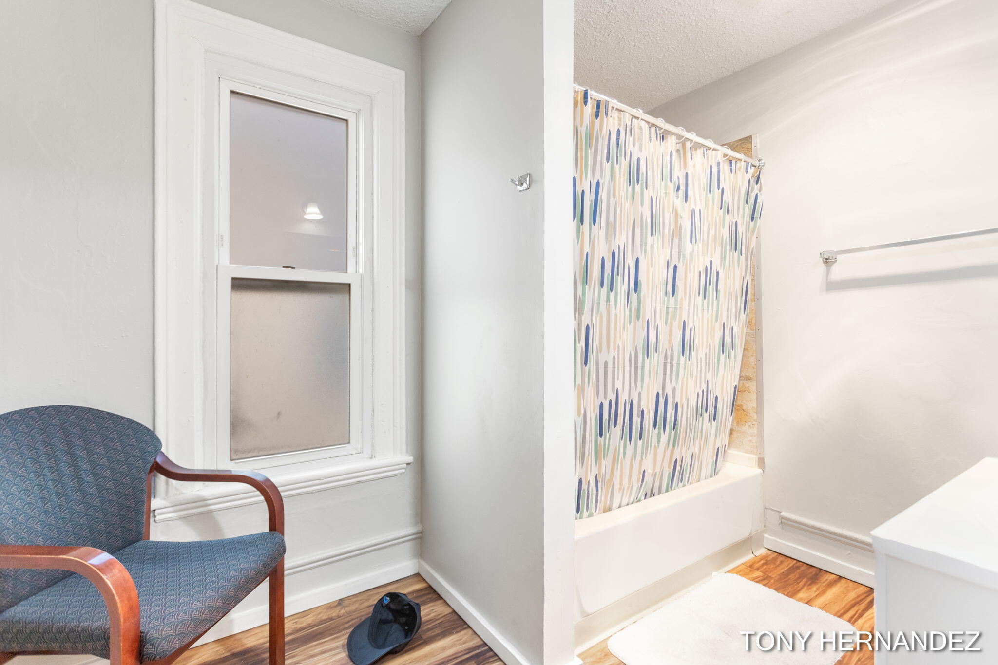 1402 North Avenue NE