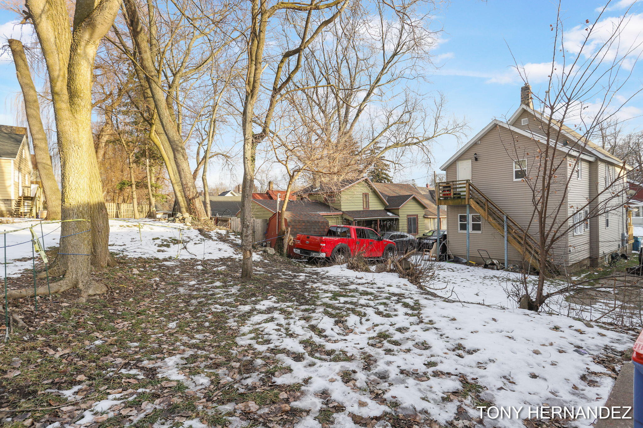 1402 North Avenue NE