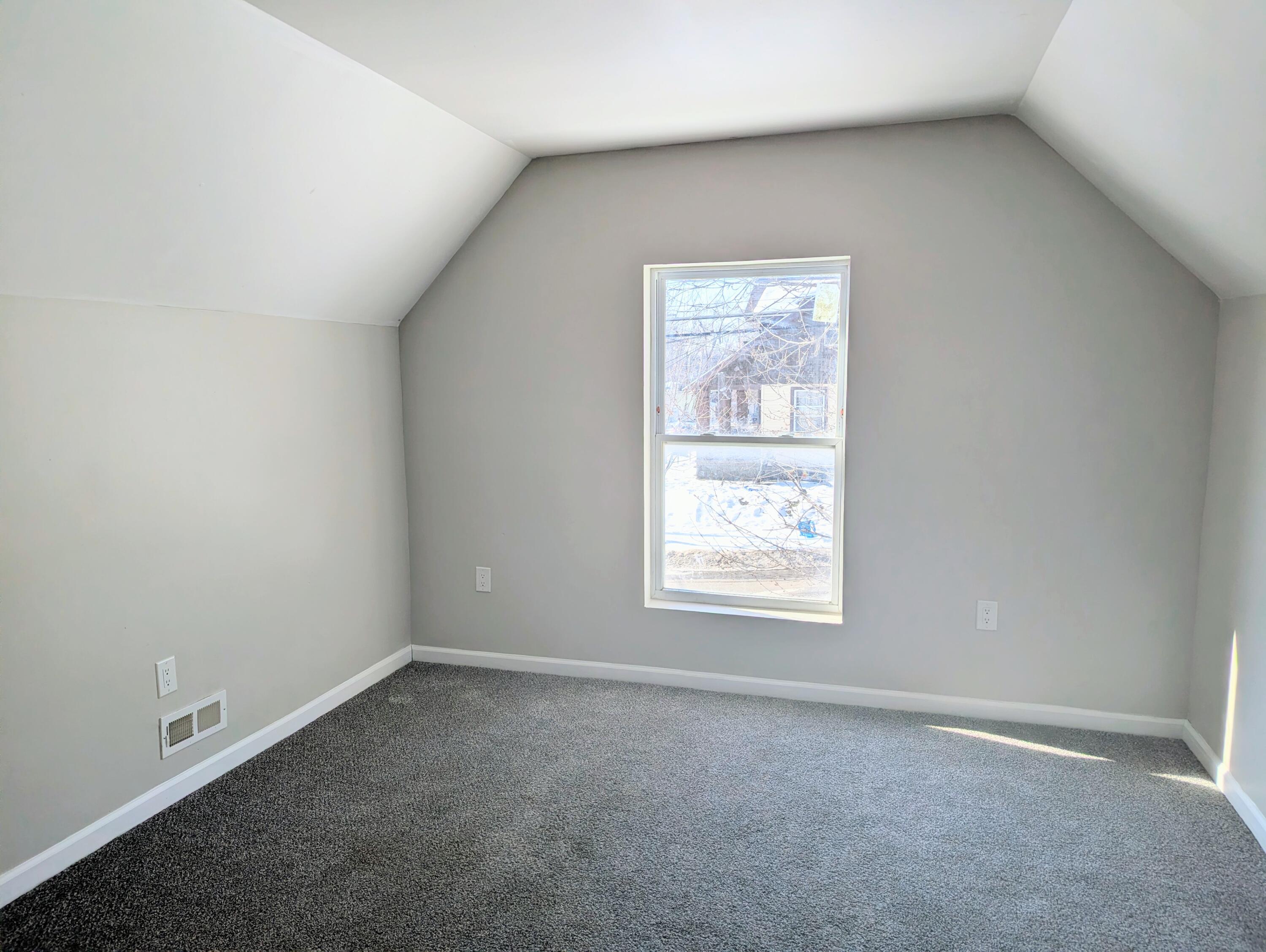 1402 North Avenue NE