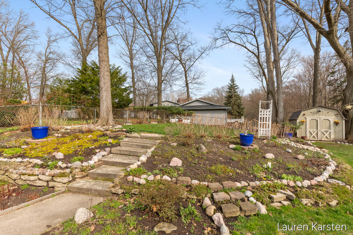 5520 Greenboro Drive SE