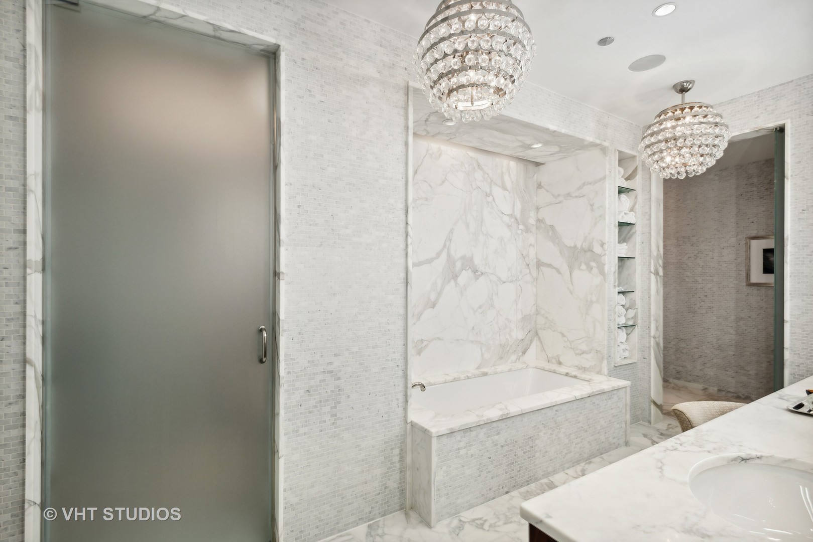 77 E Walton Street Unit: 25B