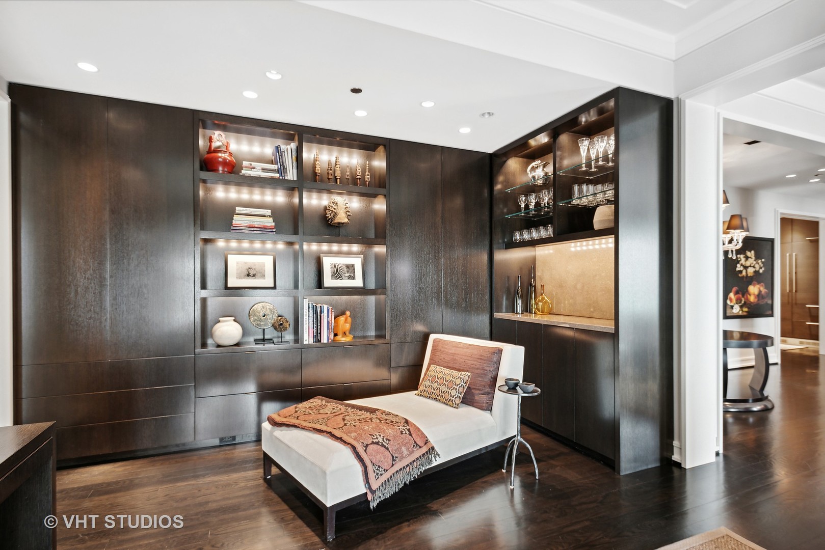 77 E Walton Street Unit: 25B