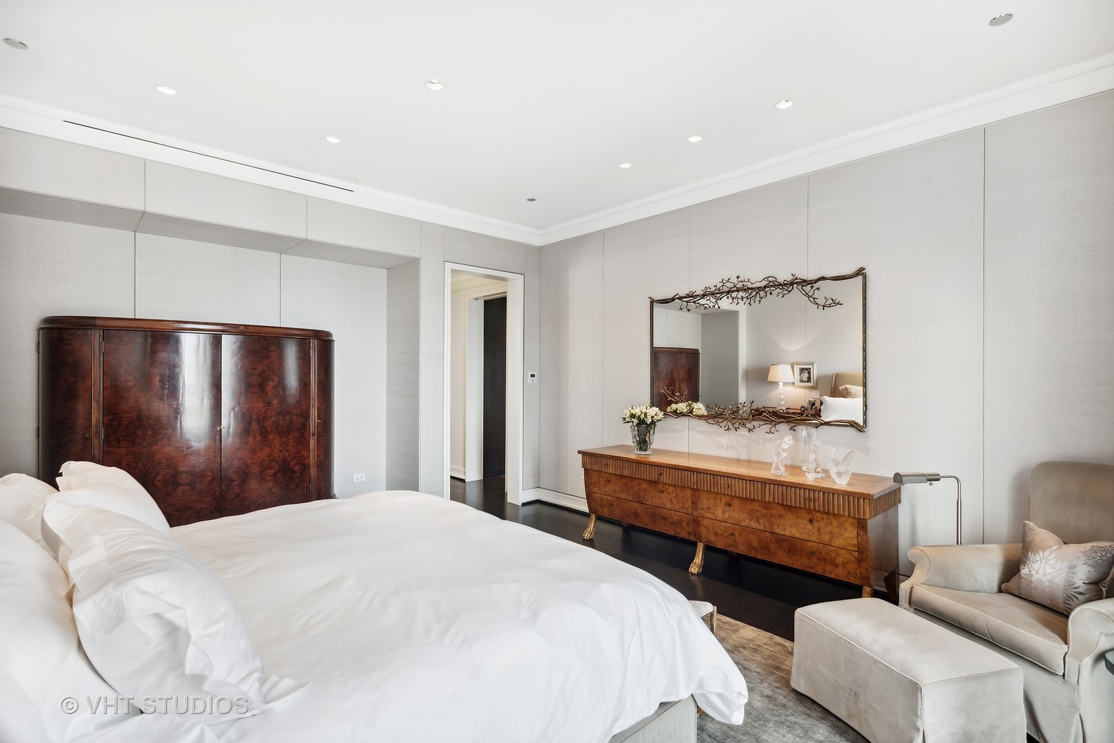 77 E Walton Street Unit: 25B