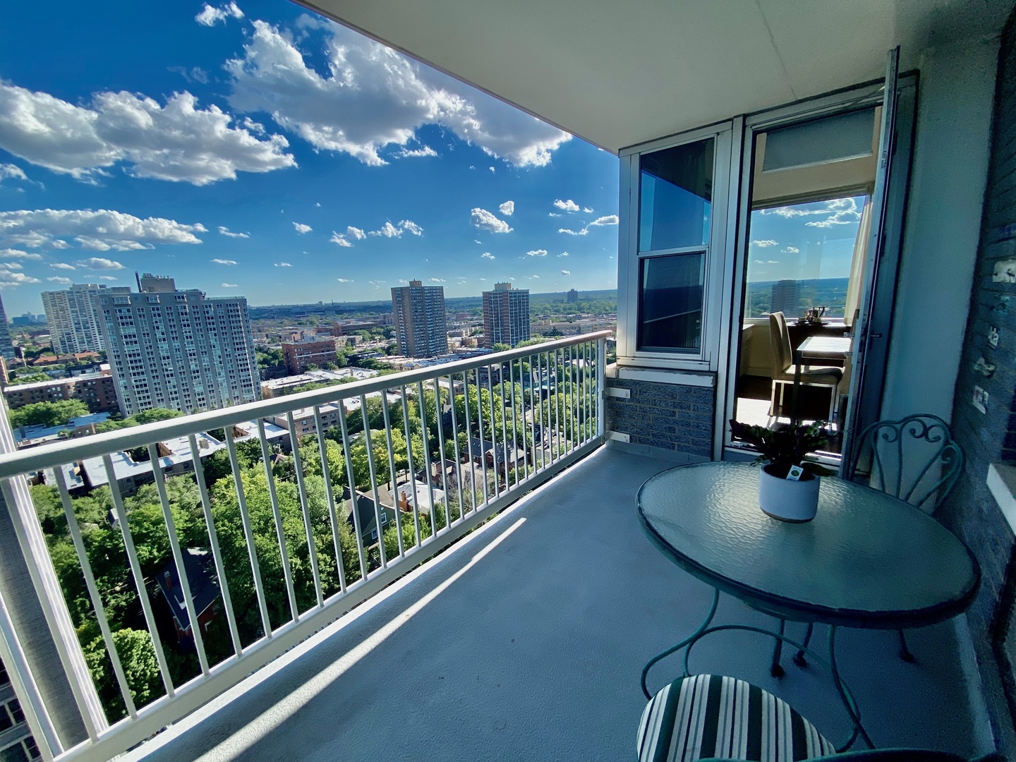 4250 N Marine Drive Unit: 2133-2135