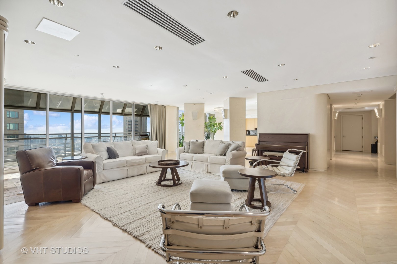 950 N Michigan Avenue Unit: 4804