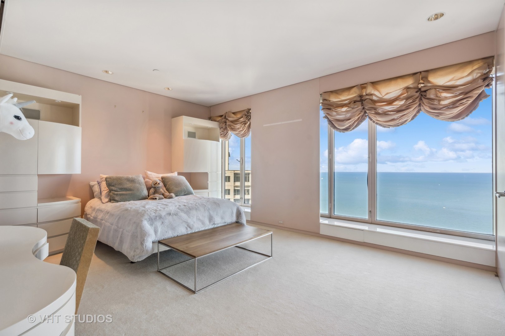 950 N Michigan Avenue Unit: 4804