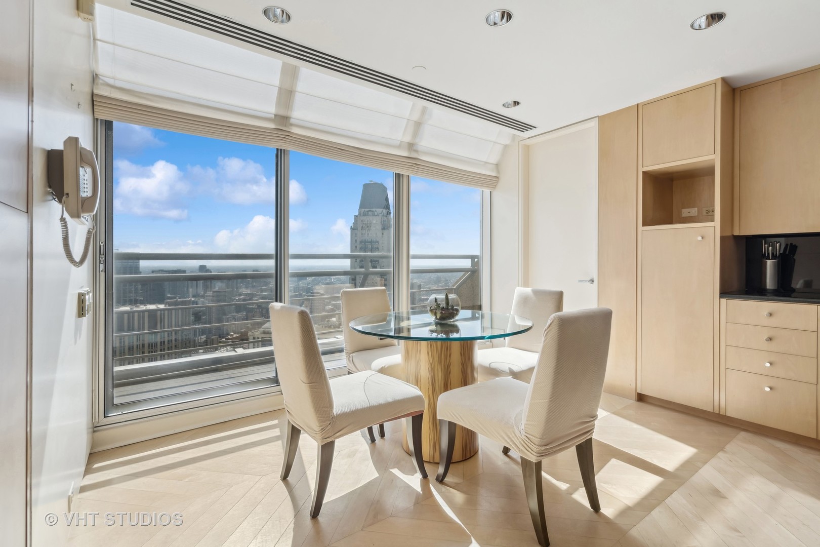 950 N Michigan Avenue Unit: 4804