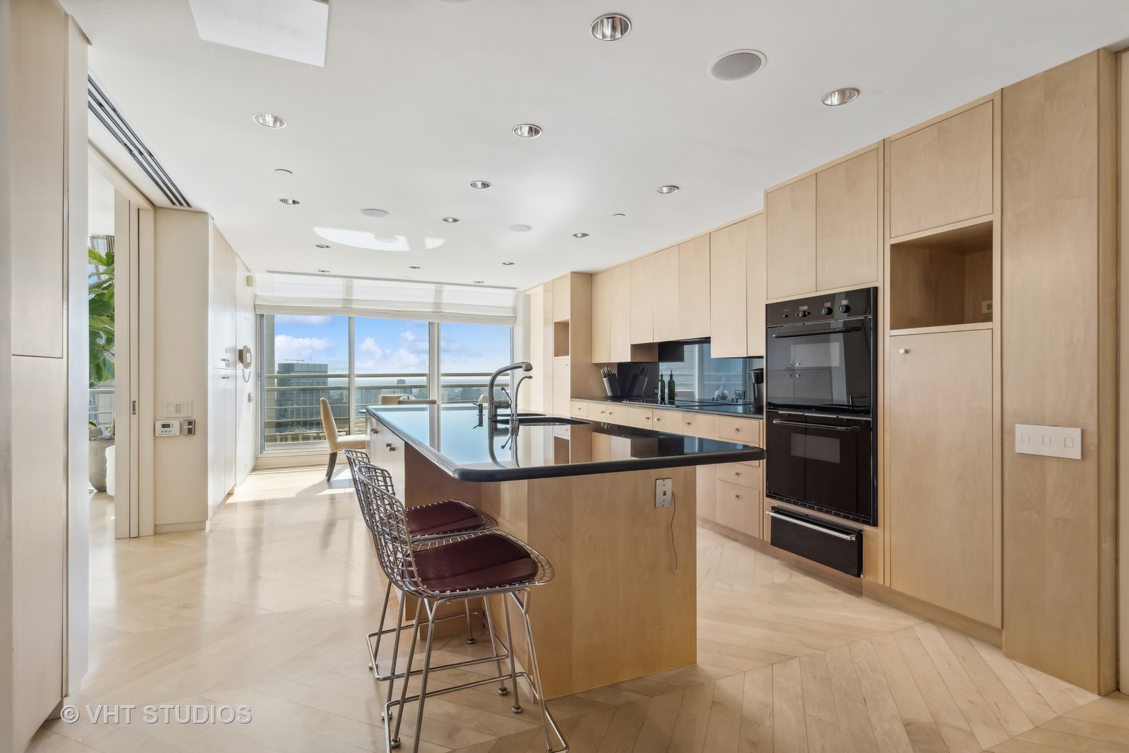 950 N Michigan Avenue Unit: 4804