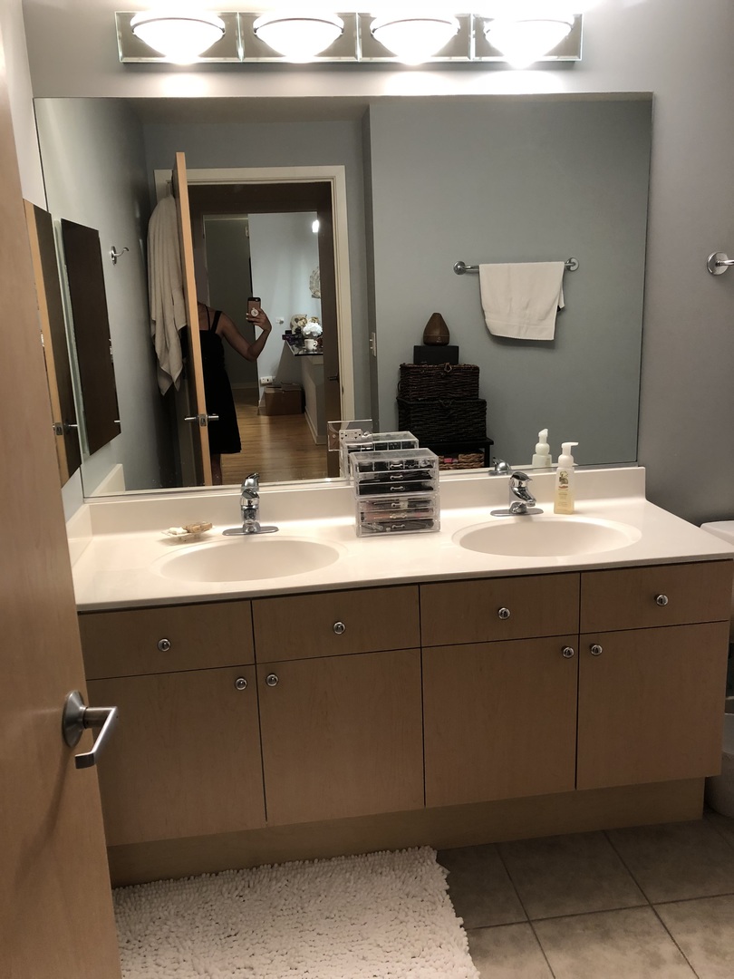 900 Chicago Avenue Unit: 501