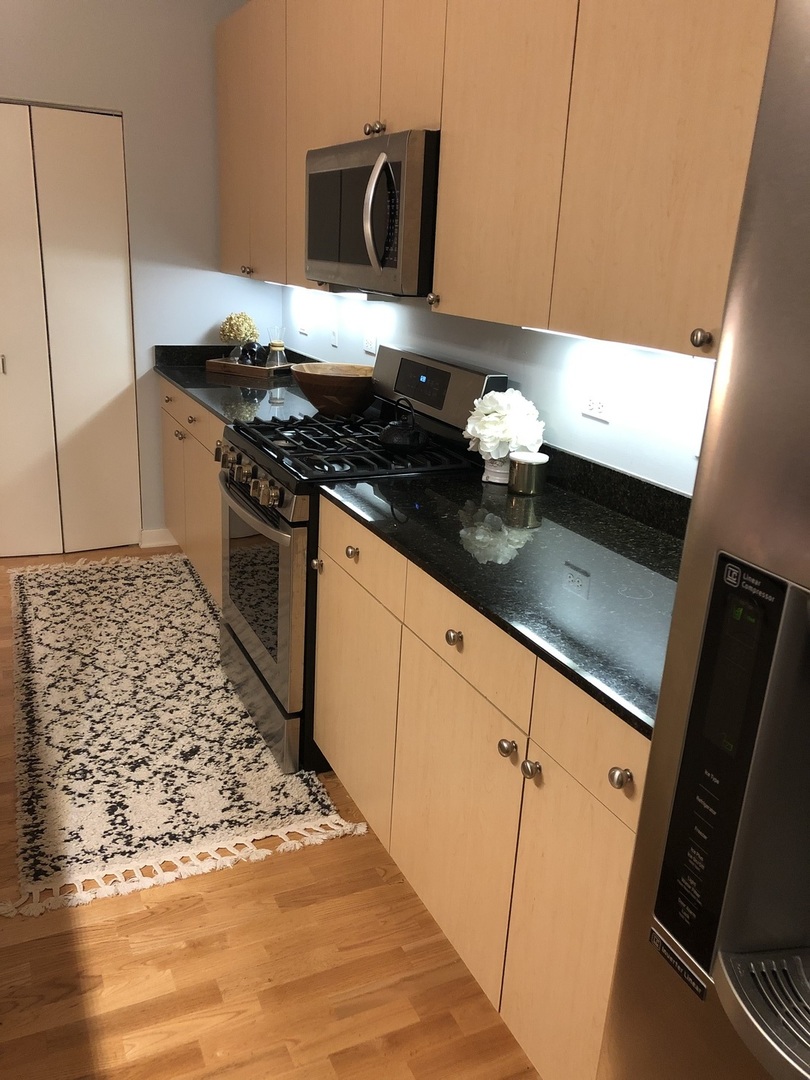 900 Chicago Avenue Unit: 501