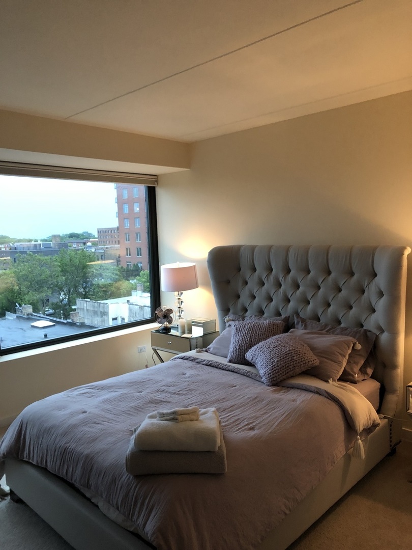 900 Chicago Avenue Unit: 501