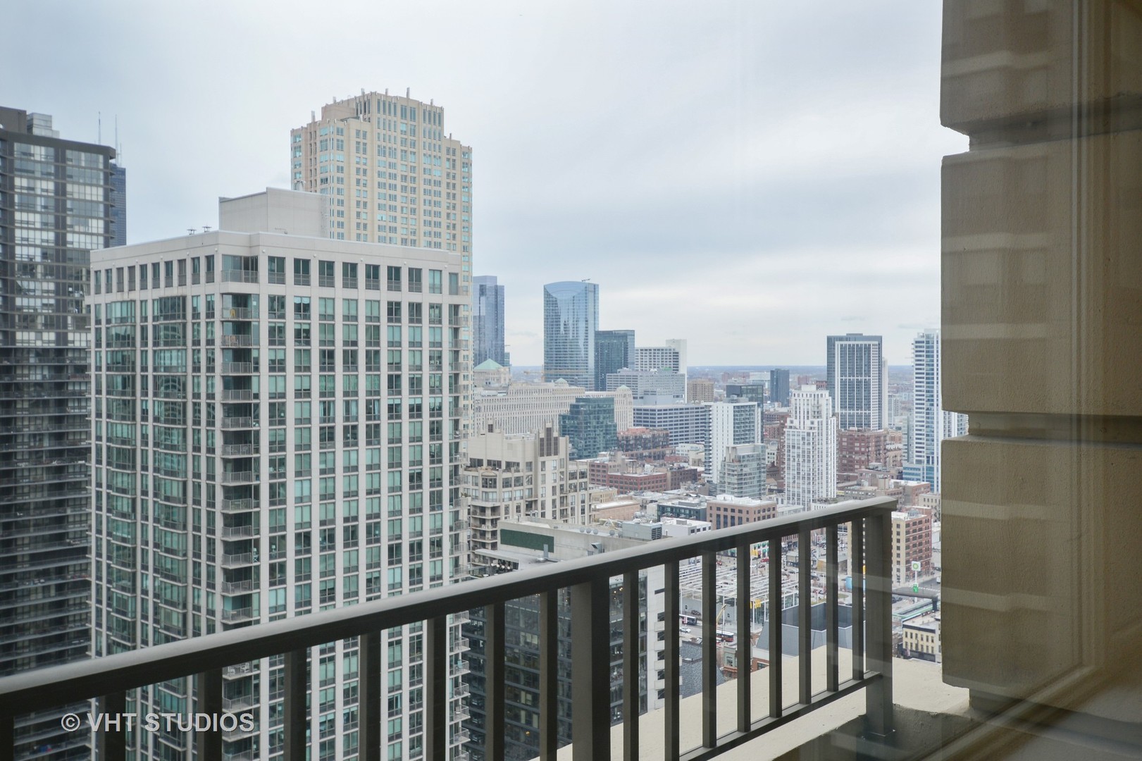 25 E SUPERIOR Street Unit: 3604